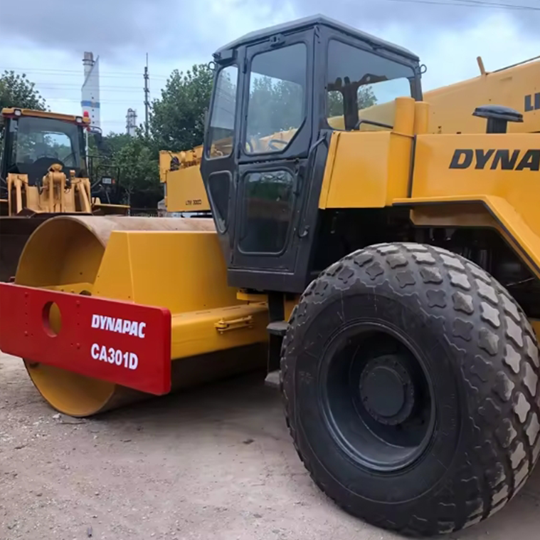 DYNAPAC CA301D Roller