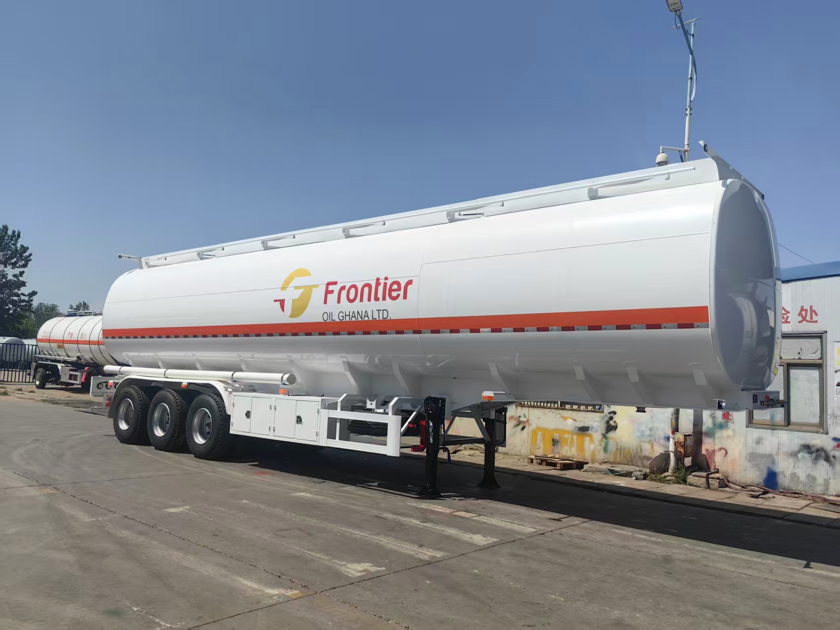 Shengrun brand tri-axle aluminum alloy liquid tank semi-trailer customized for export to Ghana