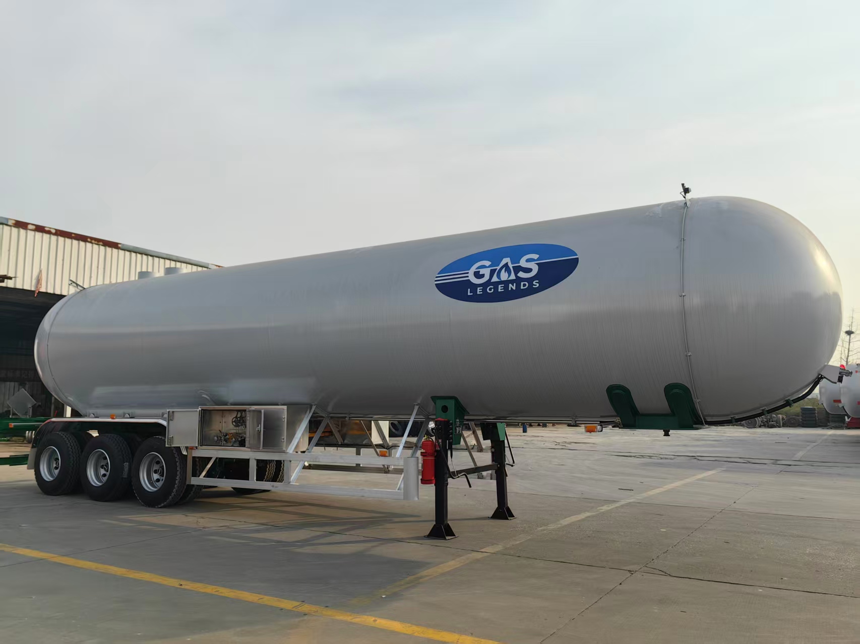 Shengrun overseas-customized tri-axle liquefied gas (LPG/LNG) transport semi-trailer